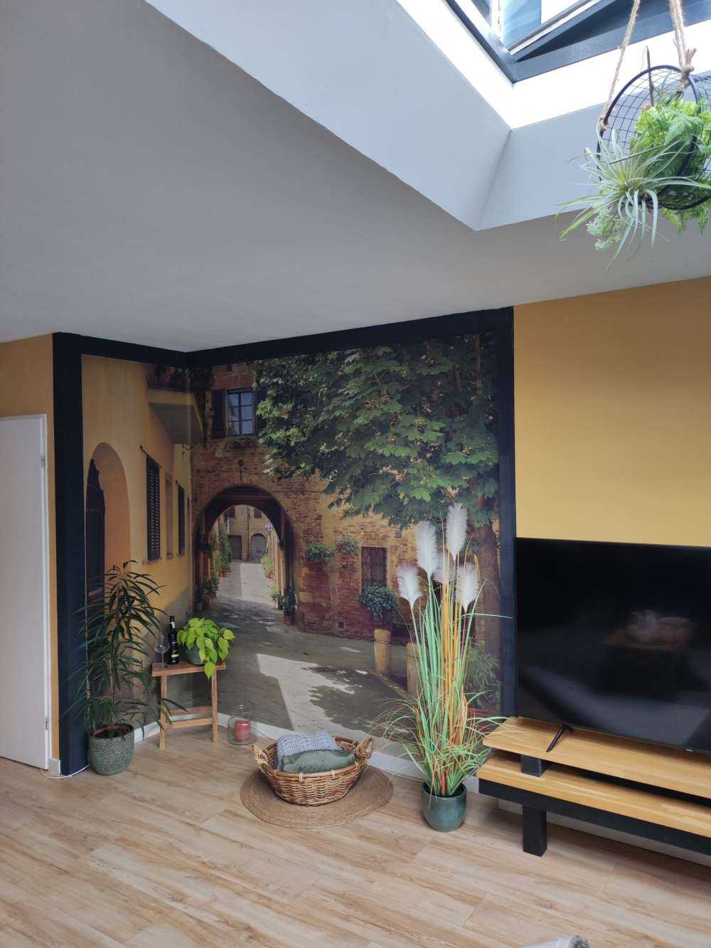Hermosa calle con arco