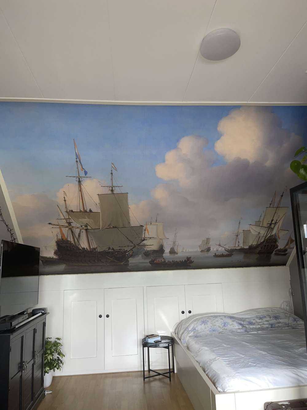 Barcos holandeses en un mar en calma.