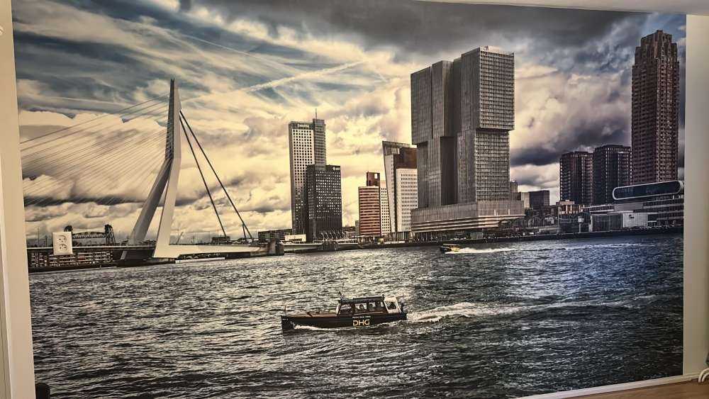 Skyline de Rotterdam con vista al Kop van Zuid en color 