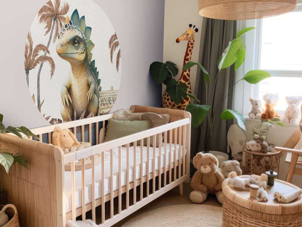 Bebé estegosaurio en la jungla topo