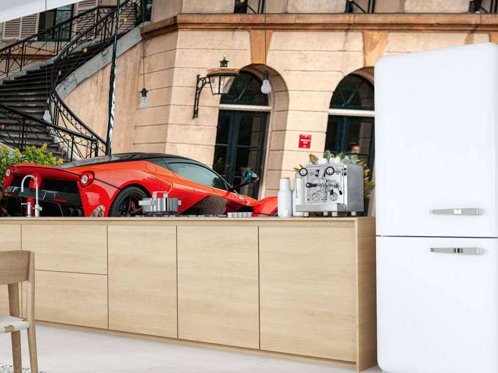 Ferrari laFerrari junto a una villa de lujo