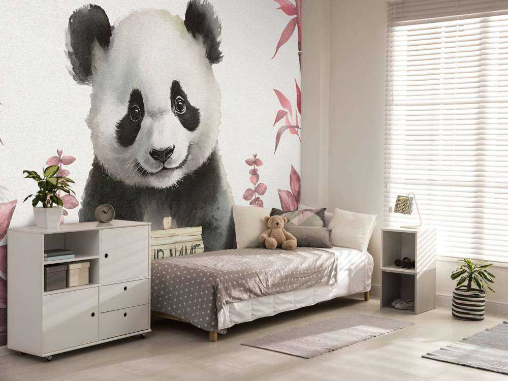 Bebé panda en la selva rosa