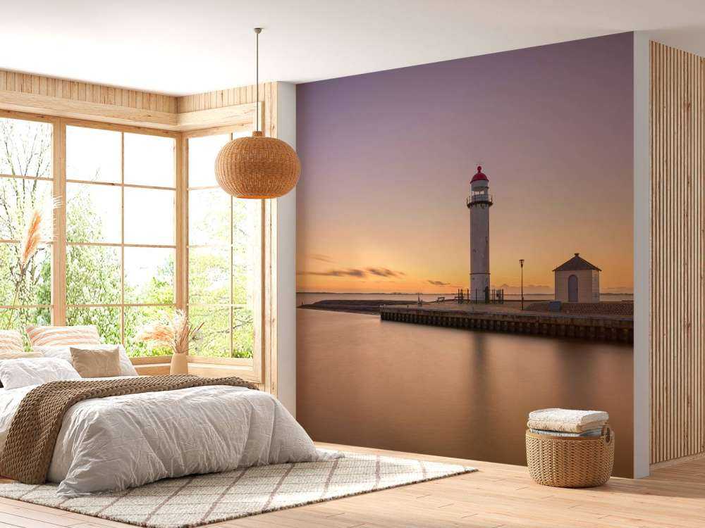Faro al atardecer
