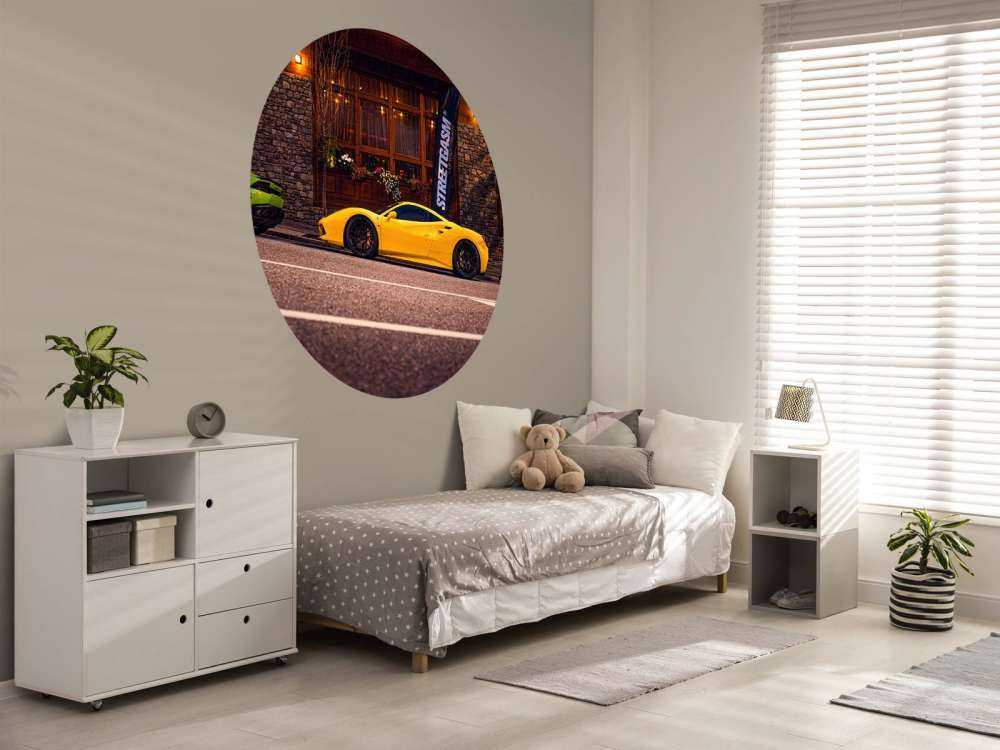 Autos exclusivos en cabaña de madera