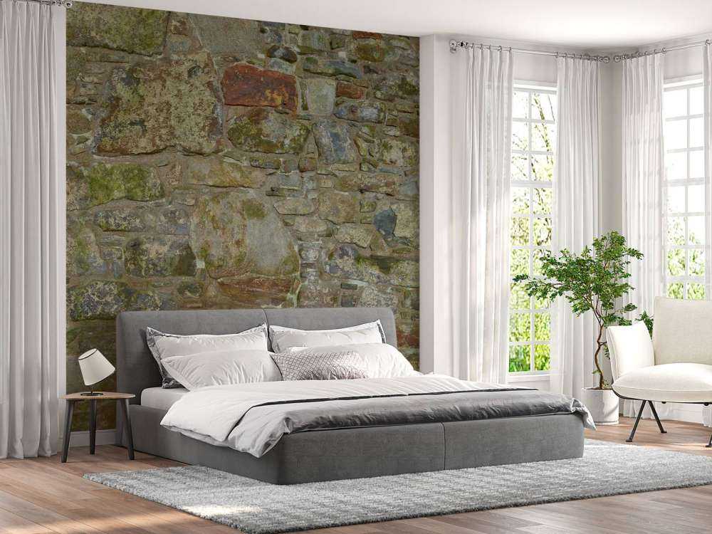 Muro antiguo con musgo