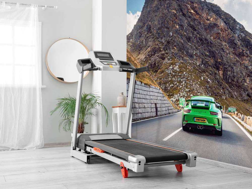 Bergpas con coche deportivo