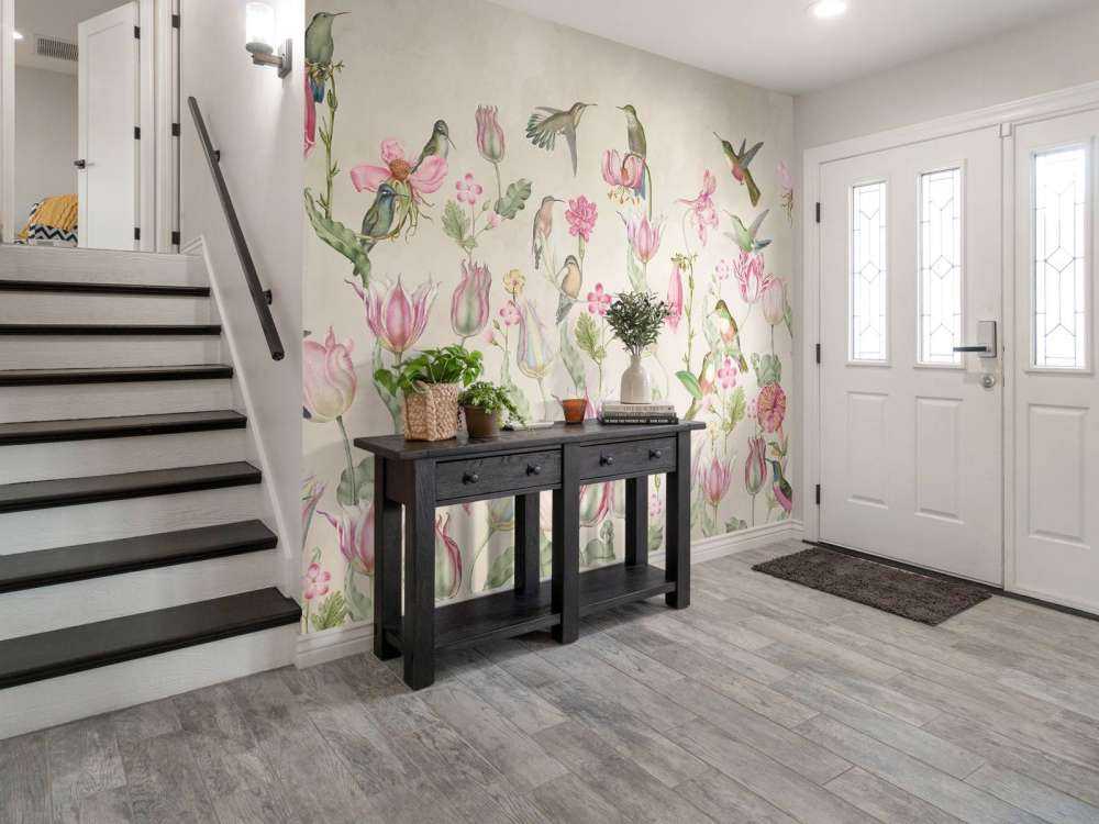 Sinfonía de Colibríes de Primavera - Elegancia de Crema Sonrojada