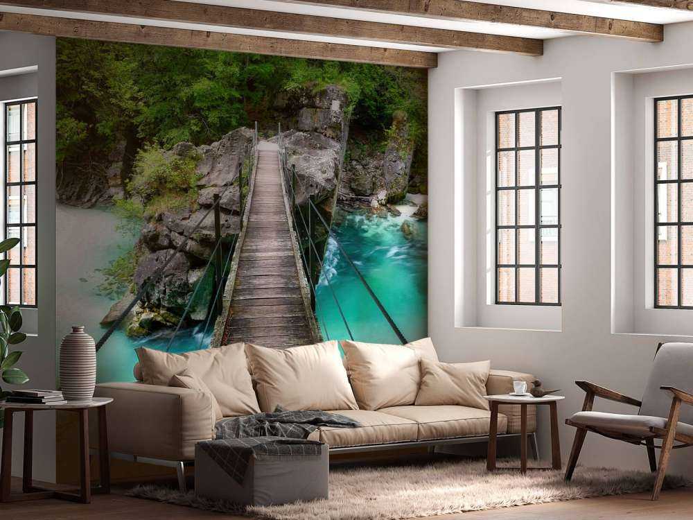 Puente sobre el hermoso río azul