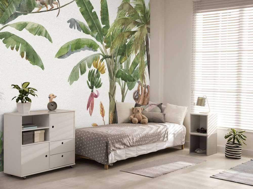 Selva con animales de colores