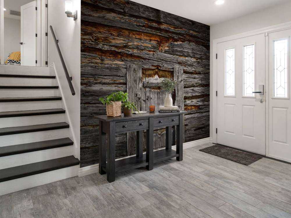 Madera oscura con puerta