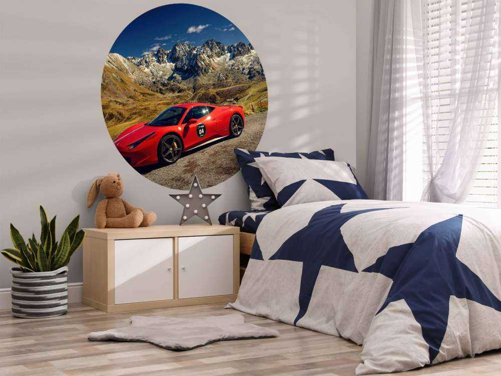 Ferrari 458 con las cumbres alpinas