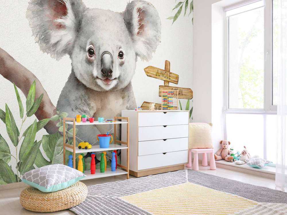 Bebé koala en la selva