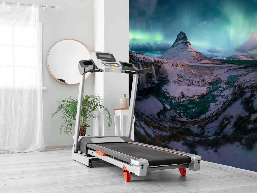 Kirkjufell con aurora boreal