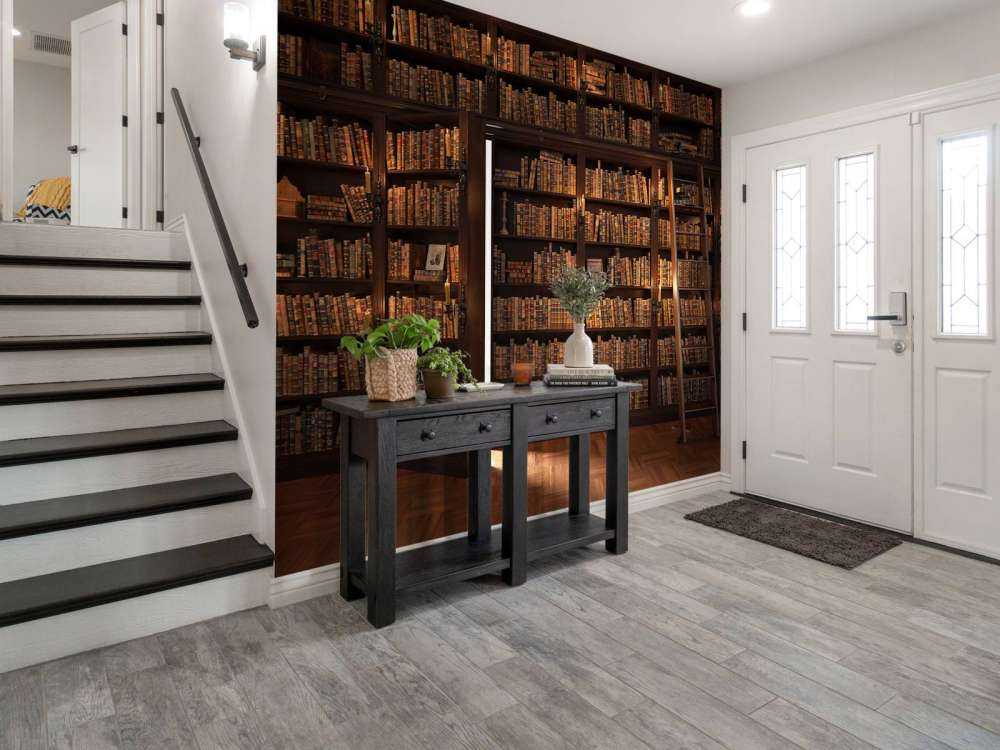 Biblioteca secreta con puerta oculta
