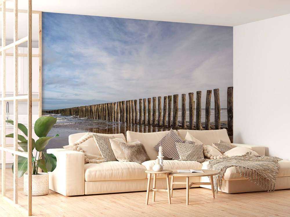 Rompeolas de madera en la costa cerca de Cadzand-Bad - NL