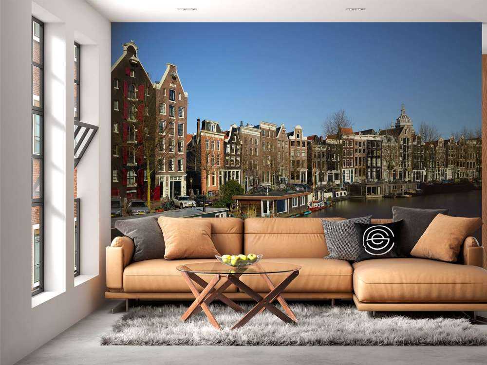 Casas flotantes a lo largo del canal