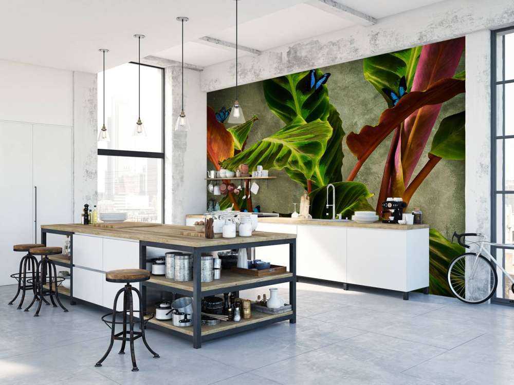Planta verde con mariposas