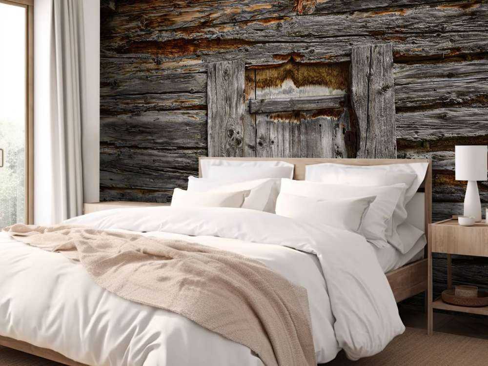 Madera oscura con puerta