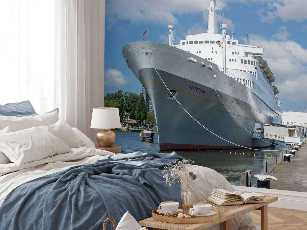 El antiguo buque de vapor SS Rotterdam en color 