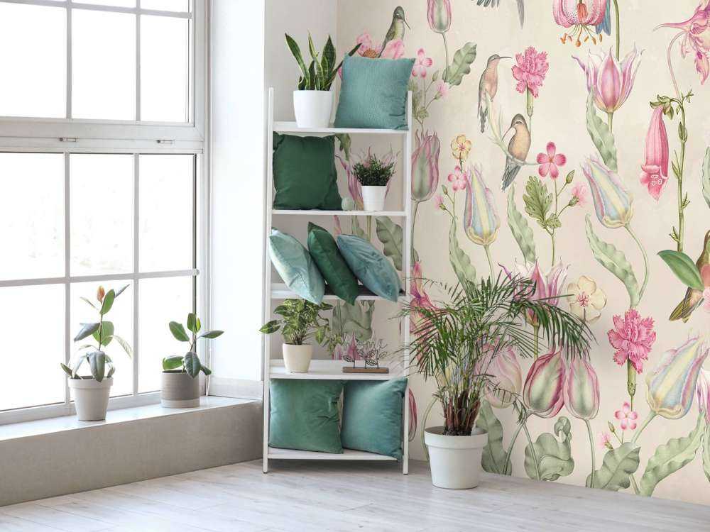 Sinfonía de Colibríes de Primavera - Elegancia de Crema Sonrojada