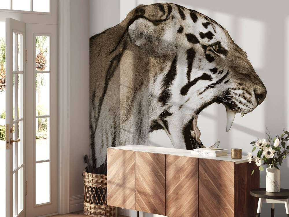 Tigre rugiente blanco hueso