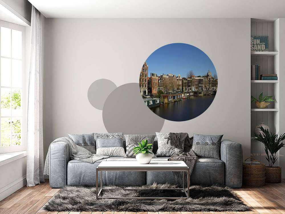 Casas flotantes a lo largo del canal