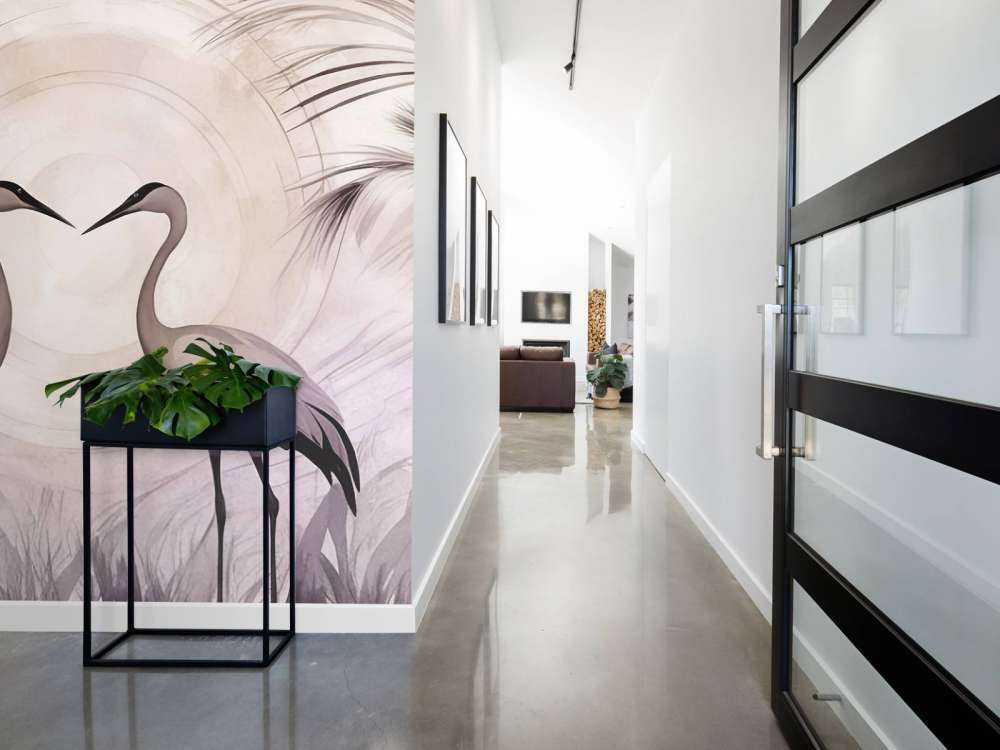 Grúas al atardecer gris