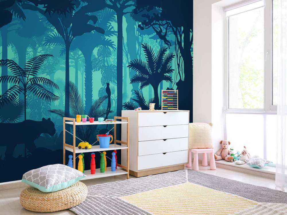Siluetas azules de la selva