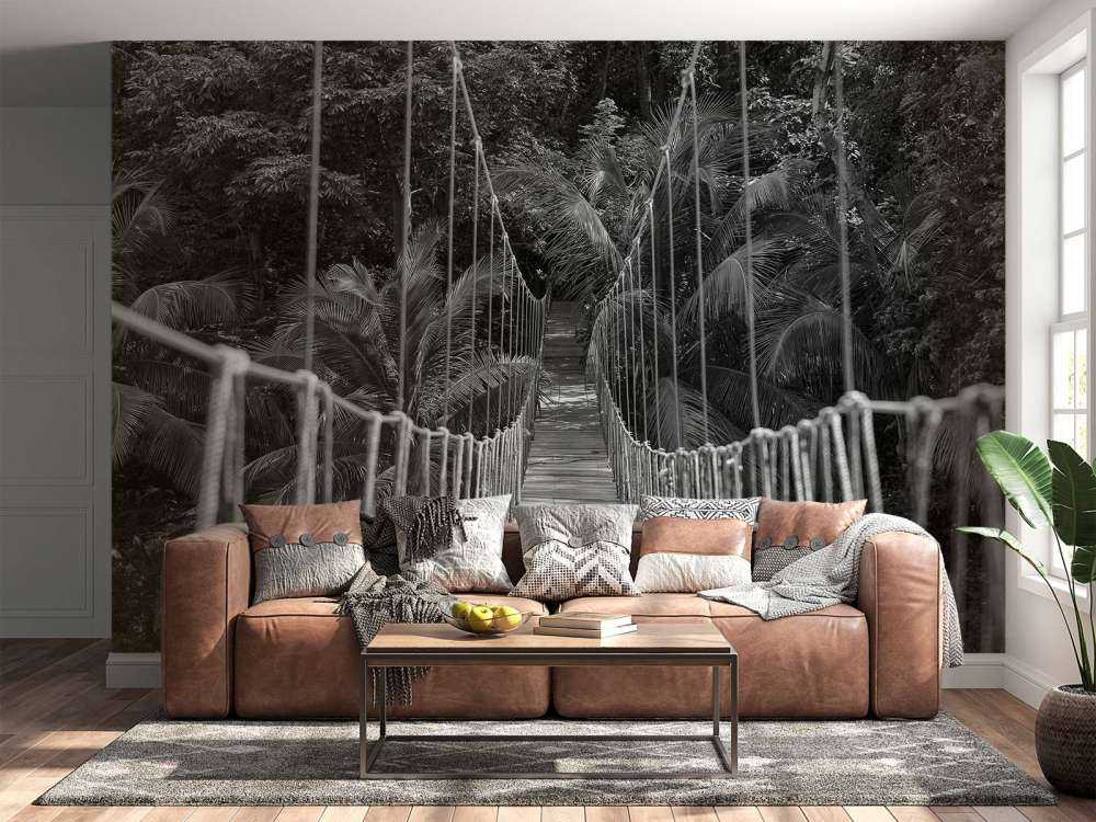 Puente de madera entre las palmeras