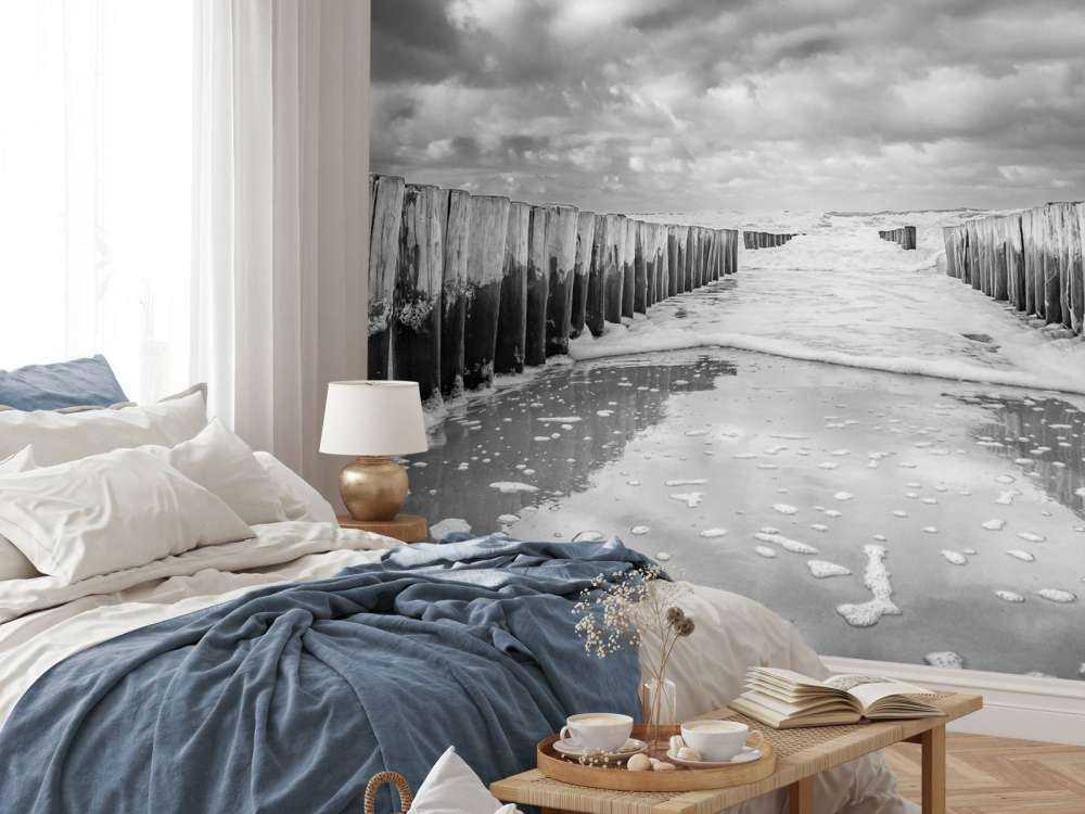 Mar turbulento en blanco y negro