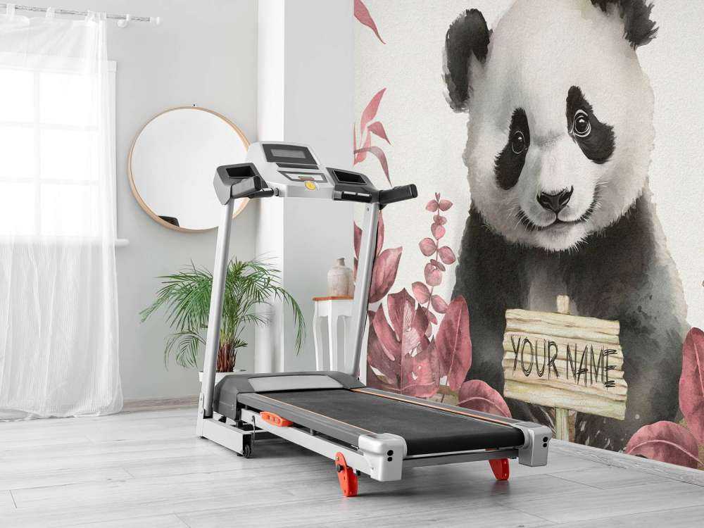 Bebé panda en la selva rosa