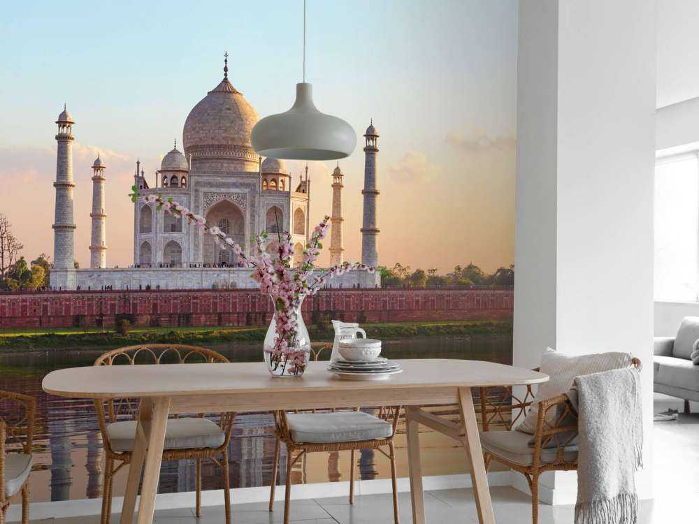 Taj Mahal por la mañana