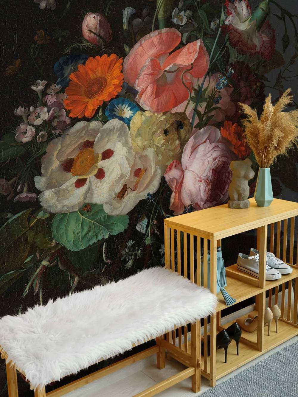 Bodegón con flores sobre una mesa de mármol