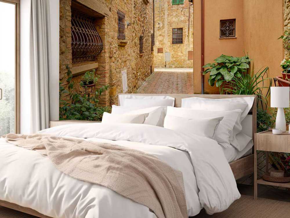 Calle con plantas y flores