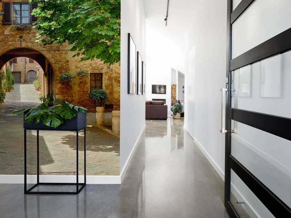 Hermosa calle con arco