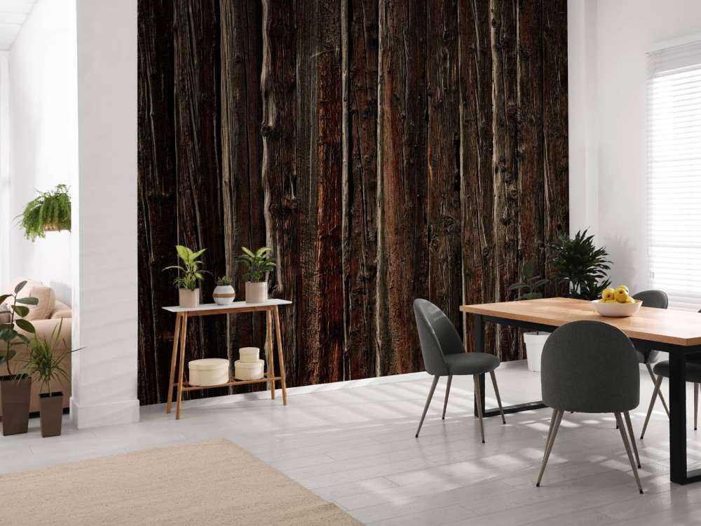 Madera rugosa con clavos