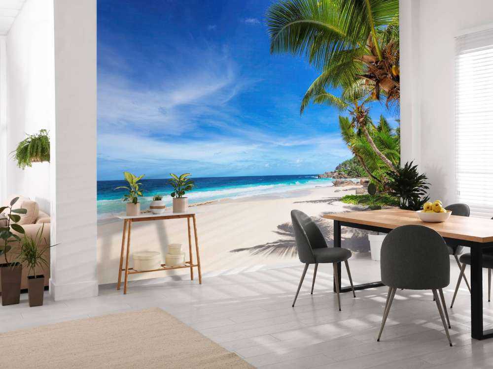 Playa tropical con palmera