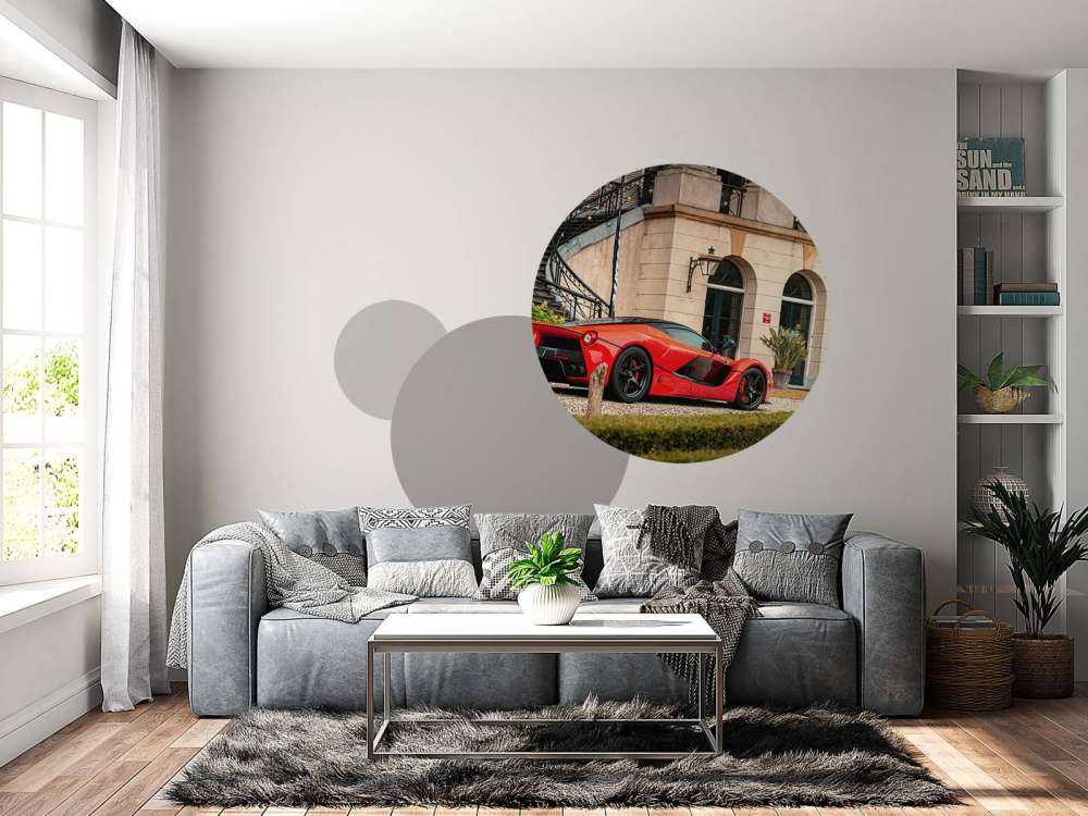 Ferrari laFerrari junto a una villa de lujo